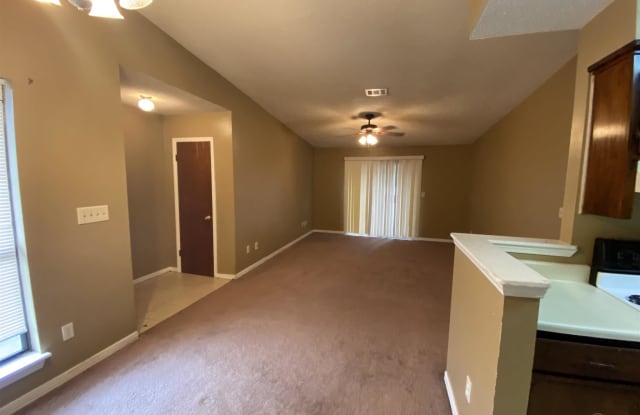 8325 COUNTRY WALK DR Gallery 3