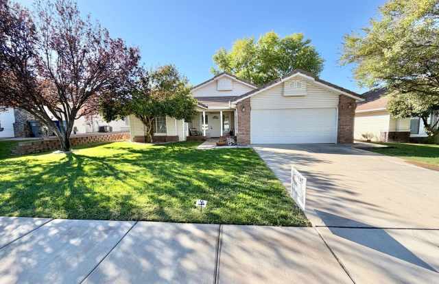 2 Bedroom home near Shadow Mountain Park! Gallery 1