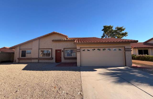 ⭐ Spacious 3-Bedroom 2-Bathroom Chandler Home with Vaulted Ceilings and Large Yard - 1421 North Salida Del Sol, Chandler, AZ 85224