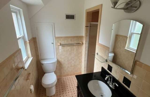 2204 Orchard Road Gallery 1