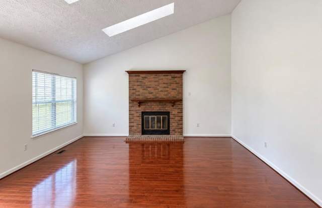 7707 WILLOW HILL Drive Gallery 4