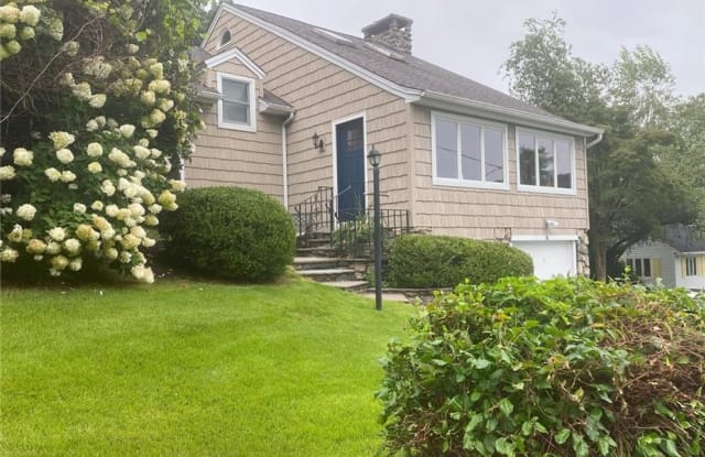 8 North Beach Drive - 8 North Beach Drive, Fairfield County, CT 06812