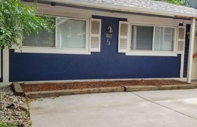 307 1/2 Cheyenne Blvd - 307 1/2 Cheyenne Blvd, Colorado Springs, CO 80905