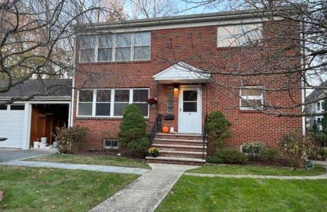 4 LAUREL PLACE - 4 Laurel Place, Upper Montclair, NJ 07043