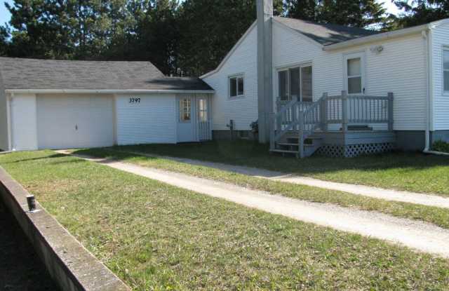 Turnkey 1BR Retreat | Fireplace, Trails,  Utilities Included photos photos
