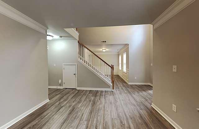 5032 Wicklow Drive Gallery 3