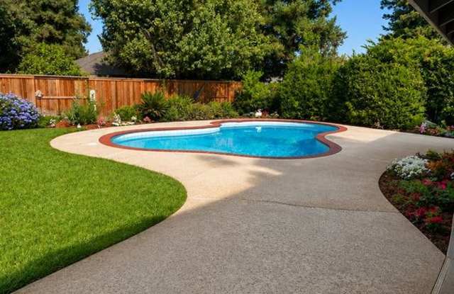 Bright & Updated 3 Bed/2.5 Bath Home in Woodward Lake – Pet Friendly with Pool! Gallery 4