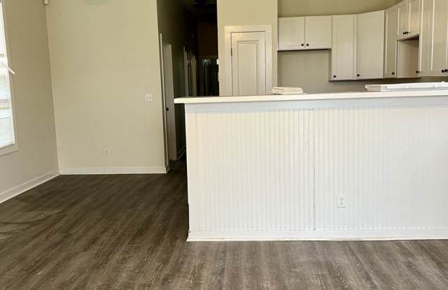 3 bed 2 bath single family home Gallery 3