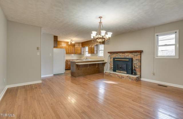 4637 Woodcliff Drive Gallery 4