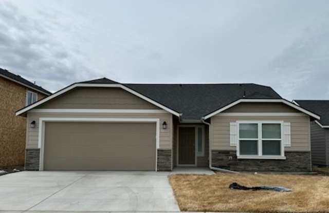 House for Rent - 1908 Oak Road, Moses Lake, WA 98837