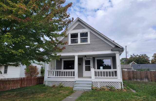 Beautiful 4-Bedroom Home In The Garland District photos photos