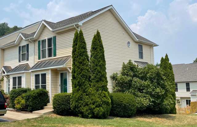 Townhouse in the City of Harrisonburg - 2447 Avalon Woods Drive, Harrisonburg, VA 22801