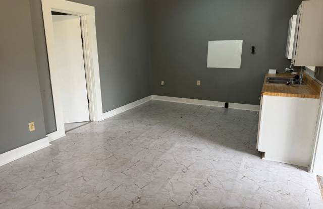 1 bedroom, 1 bathroom Home Available in Broussard! - 303 South Washington Street, Broussard, LA 70518