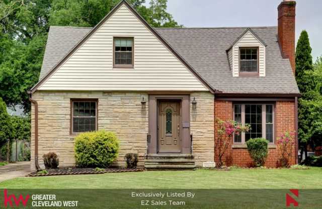 19132 Coffinberry Blvd - 19132 Coffinberry Boulevard, Fairview Park, OH 44126