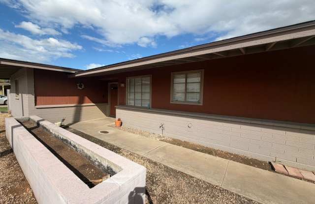 Tempe 4BR Single-Family Home with Private Pool, RV Gate & 2-Car Carport – First Month FREE! Gallery 4