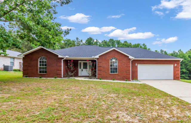 GREAT 4 BED / 2 BATH IN Crestview Gallery 3
