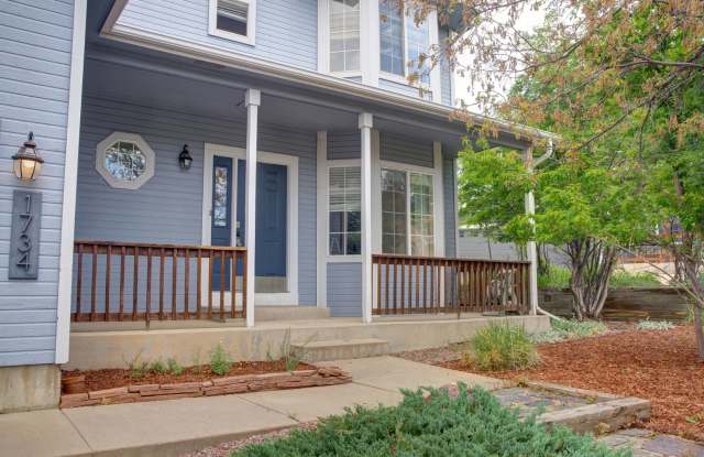 Westside Gem with Mountain Views, Hardwood Floors & AC! Gallery 4