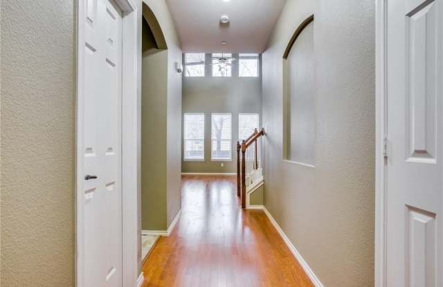 2928 Muirfield Drive Gallery 3