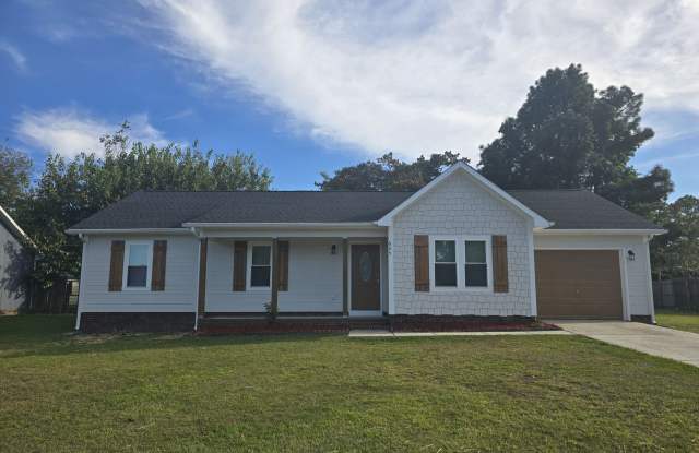 Lovely Ranch Home located on a Cul-de-sac on the North side of Fayetteville. photos photos