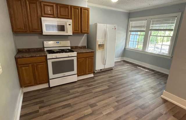Spacious 3 Bedroom Highland Home Gallery 4