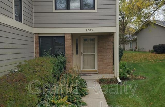 1209 Chatham photos photos