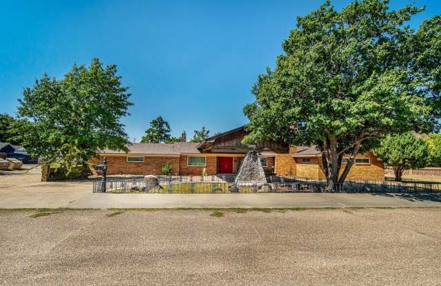 1900 Hemlock Street - 1900 Hemlock Street, Borger, TX 79007