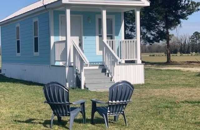 1740 White Oak River Road Gallery 1
