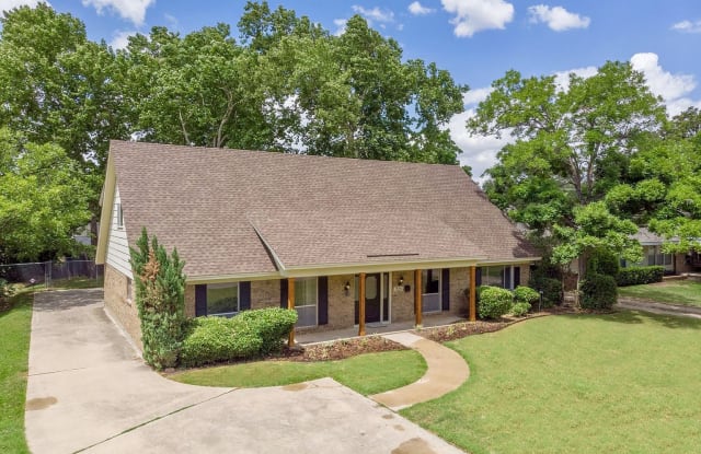 1205 Brittany Ln - 1205 Brittany Lane, Arlington, TX 76013