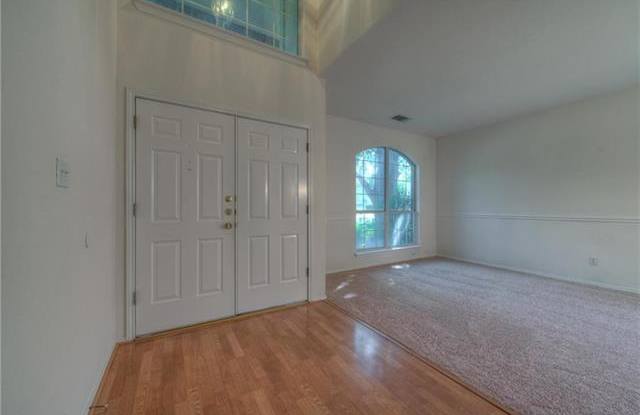 2203 Clover Ridge DR Gallery 2