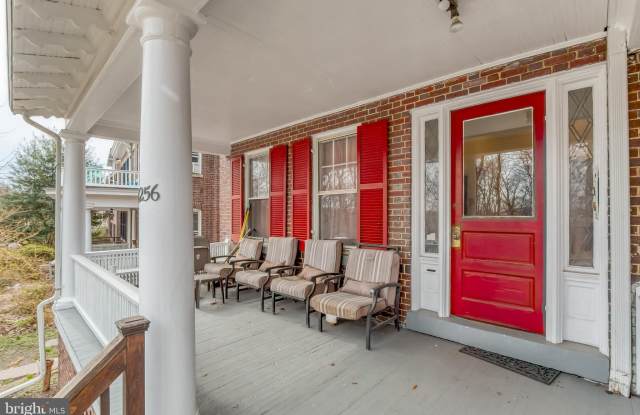 2256 CATHEDRAL AVENUE NW Gallery 2