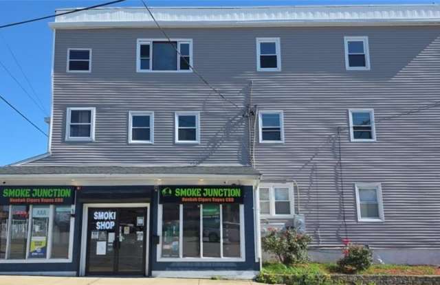 62 Main Road unit: 3 photos photos