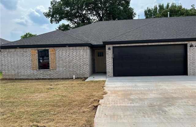 305 Tricha photos photos