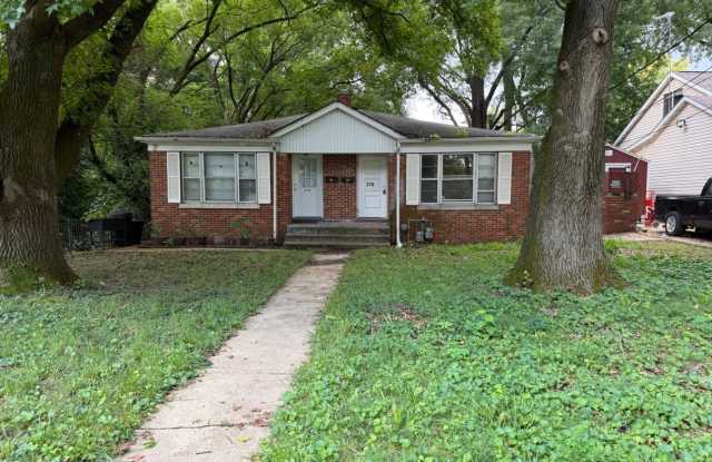 Charming 3BR Duplex in Belleville Gallery 1