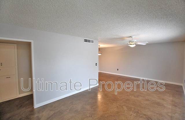 9331 W Arrowhead Dr Gallery 3