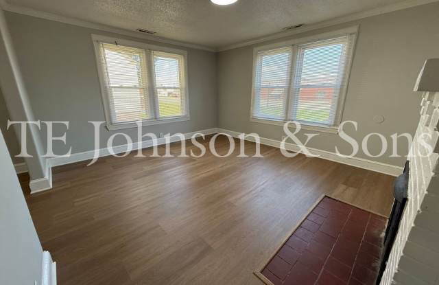 Charming 2 Bedroom Home Gallery 4
