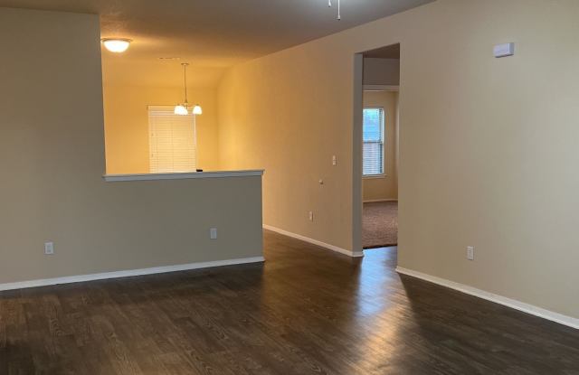 4 Bedroom Bentonville! Gallery 4