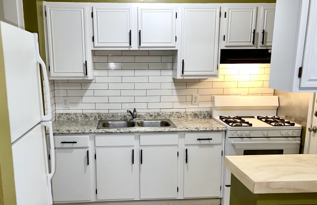 114 Poppy St. - 2 photos photos