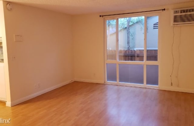 633 N Sweetzer 3 - 633 North Sweetzer Avenue, West Hollywood, CA 90048
