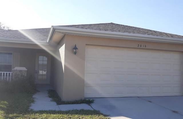 Coming soon ! 3/2 Home in great location close to Diplomat photos photos