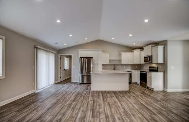 Like New 3 Bedroom Town Home photos photos