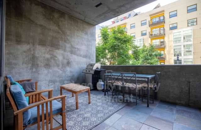 1025 Island Ave. photos photos