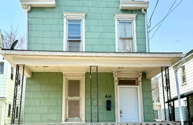 COMING SOON! 3 bedroom 1 bathroom Single Family Home! photos photos