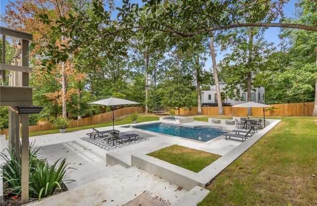 2522 Wawona Drive NE Gallery 2
