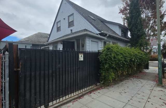 1bd/1ba Downstairs Apartment Near Lake Merritt Parking  In-Unit Laundry photos photos