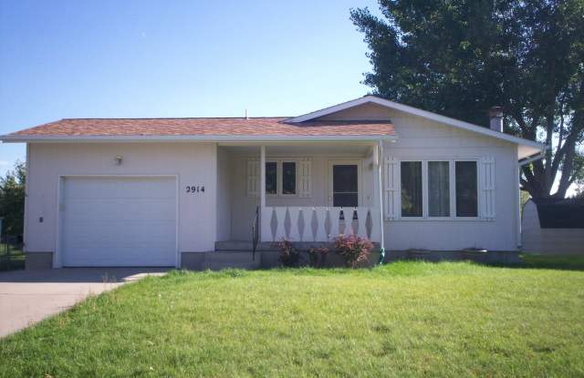 West-End 4 Bedroom Ranch House! photos photos