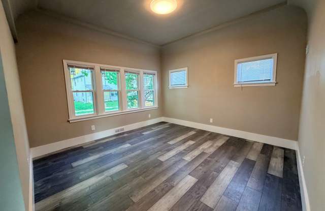 Large Renovated 5BR/2.5BA Single Family Rent to Own Home Gallery 4