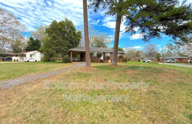 5530 Radford Ave photos photos