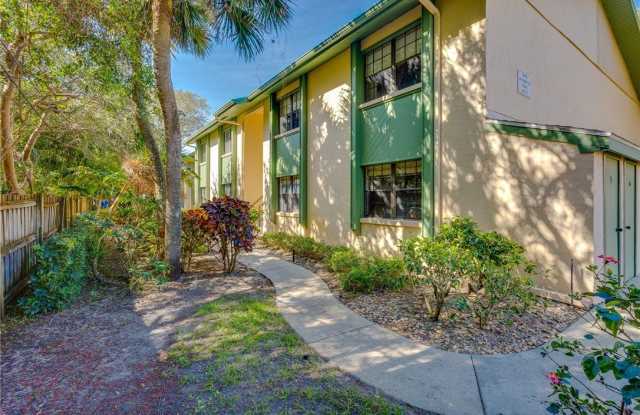 910 E Causeway Boulevard Gallery 2