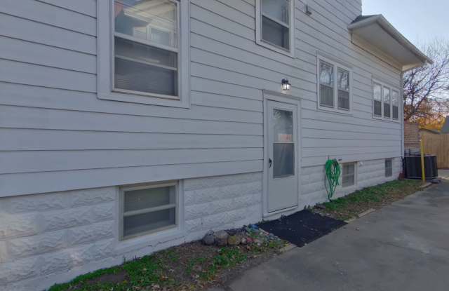 2BR | All Bills Paid | Near College Hill Area photos photos