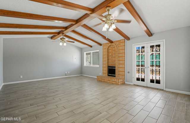 3911 QUASAR Court Gallery 4